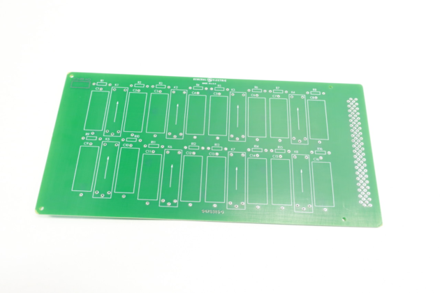 GE Fanuc IC693MDL740G Digital I/O Output Module - Image 2